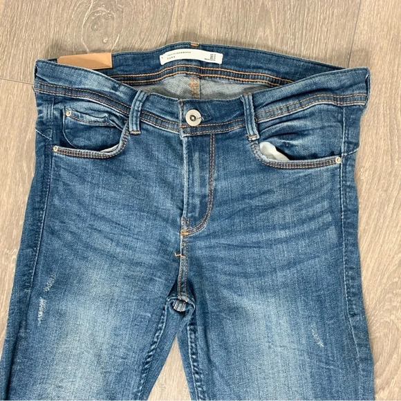 Zara Women’s Skinny Jeans Distressed Ripped Knees Dark Wash Denim high rise - Picture 3 of 13